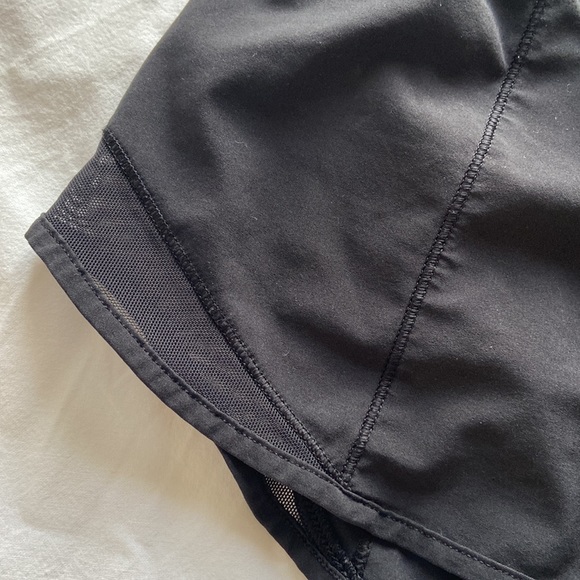 Lululemon Hotty Hot Short - Picture 3 of 6